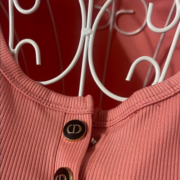 Pink Ribbed Snap Button Tee – Size M - Picture 5 of 10